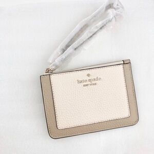 kate spade Cream and Taupe Pebbled Leather Cardholder Wristlet nwt